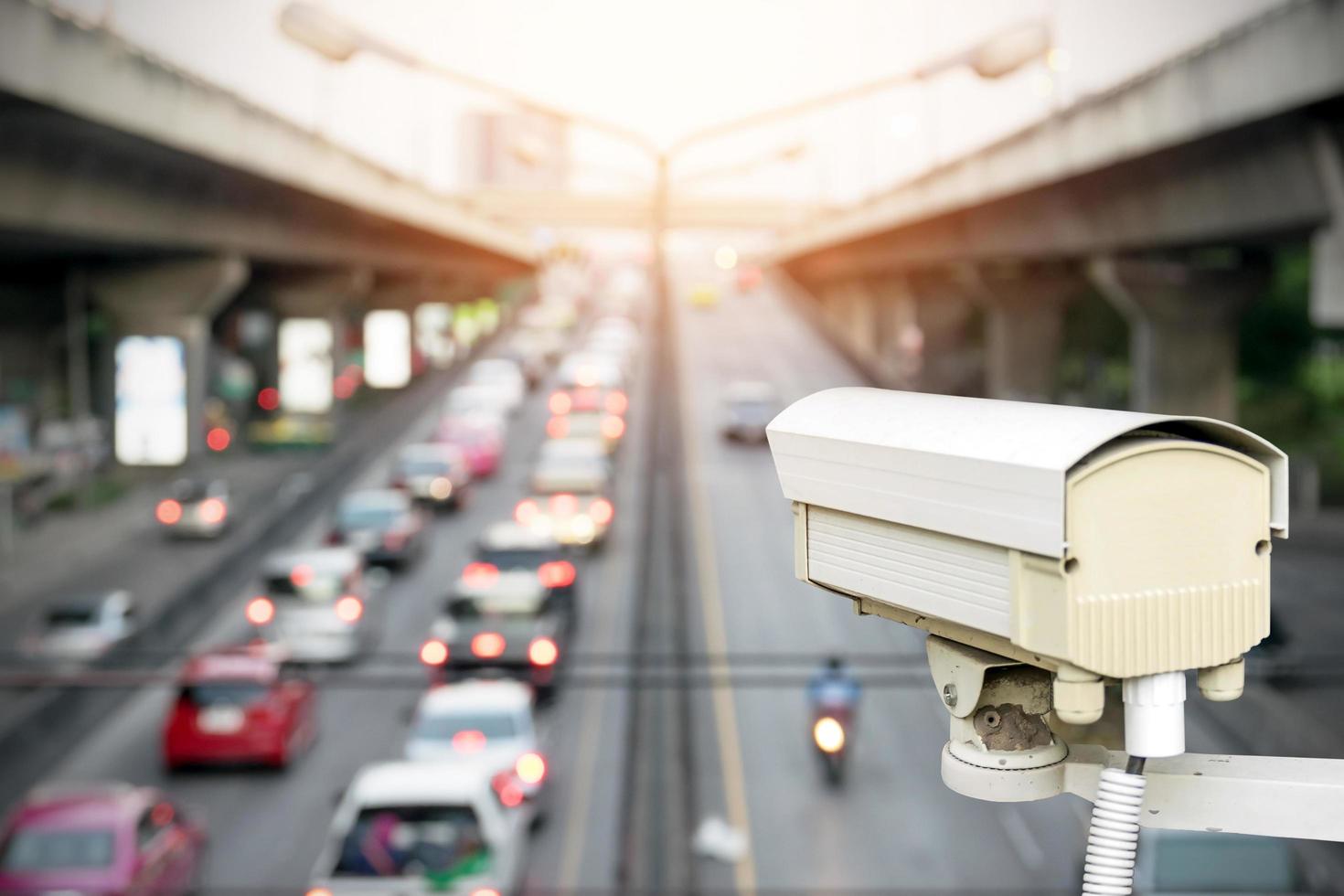 primo piano della telecamera di sicurezza del traffico. foto