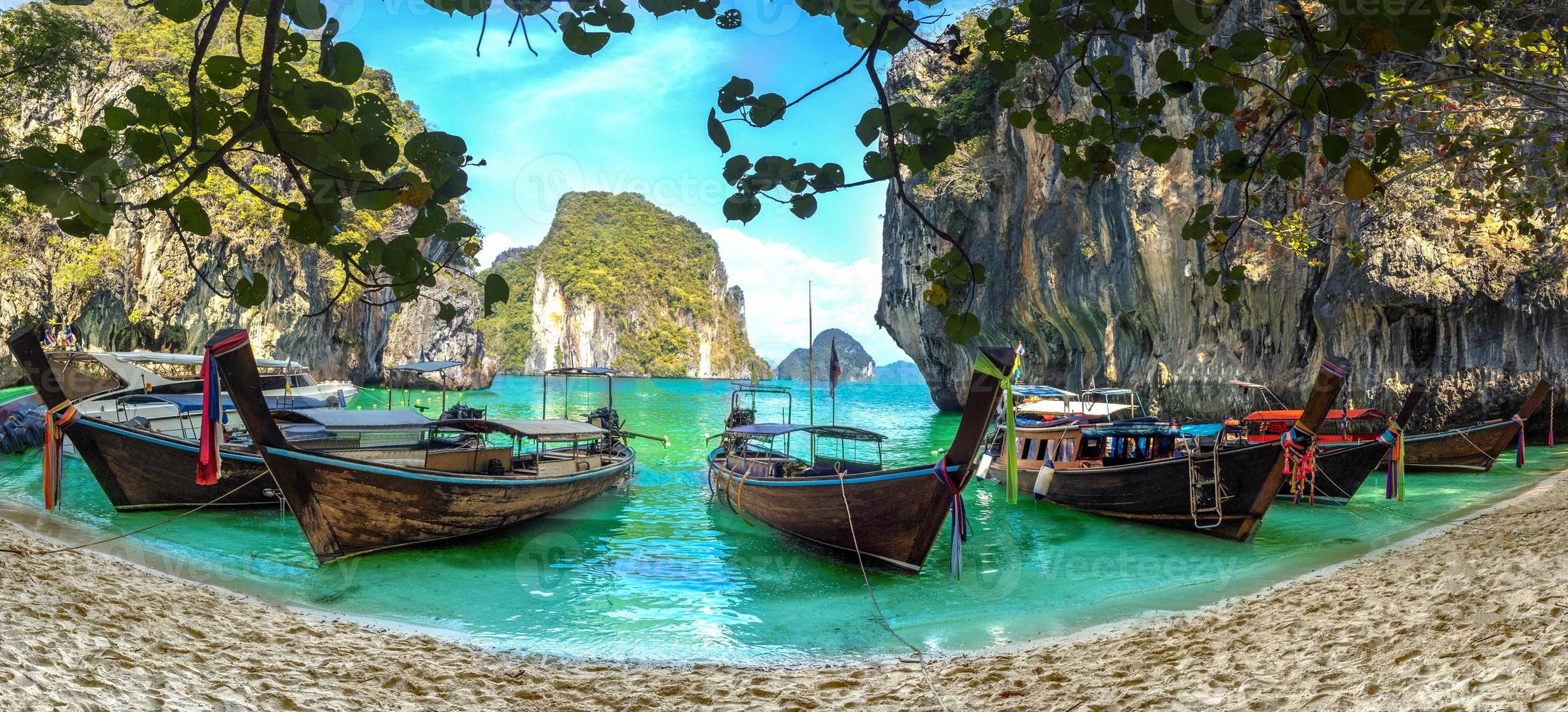 acqua blu a lao lading island, provincia di krabi, paradiso thailandese foto