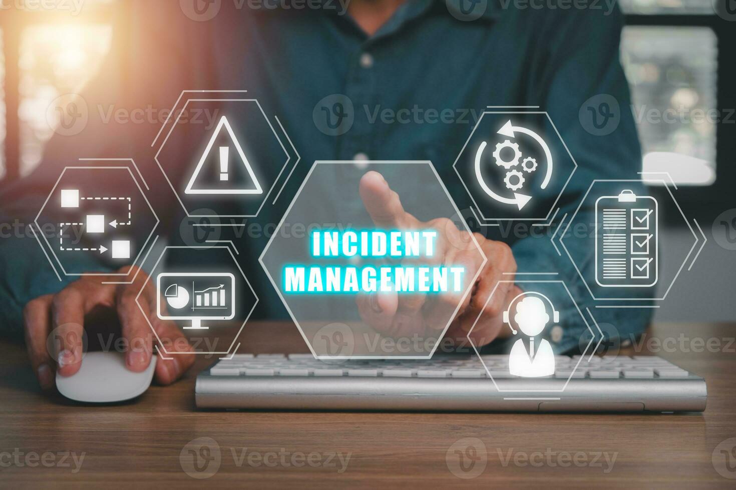 incidente gestione processi attività commerciale tecnologia concetto, attività commerciale persona mano toccante incidente gestione icona su virtuale schermo. foto