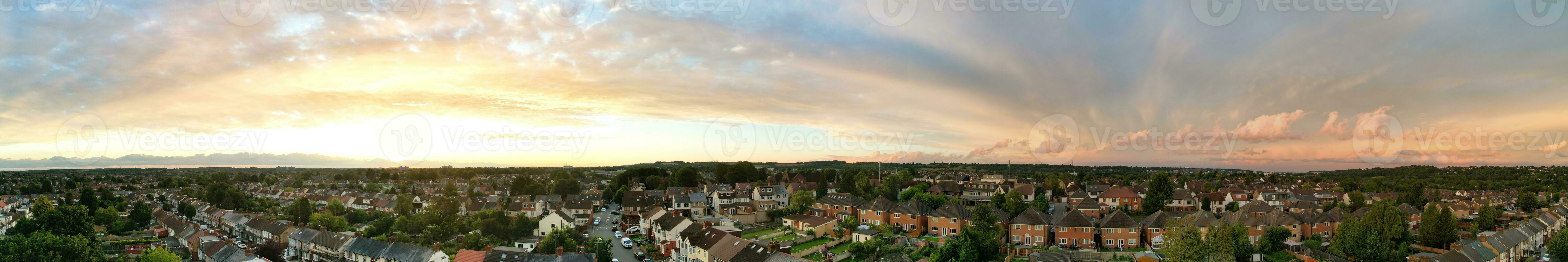 aereo metraggio di alloggiamento quartiere di nord luton città di Inghilterra, UK. foto