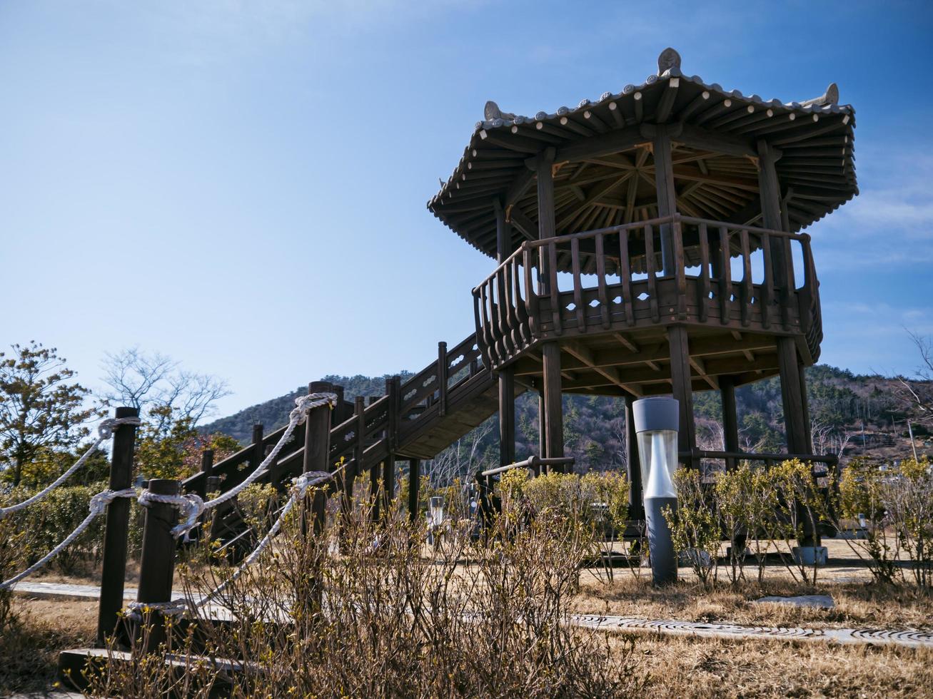 pergolato tradizionale coreano nella città di yeosu. Corea del Sud foto