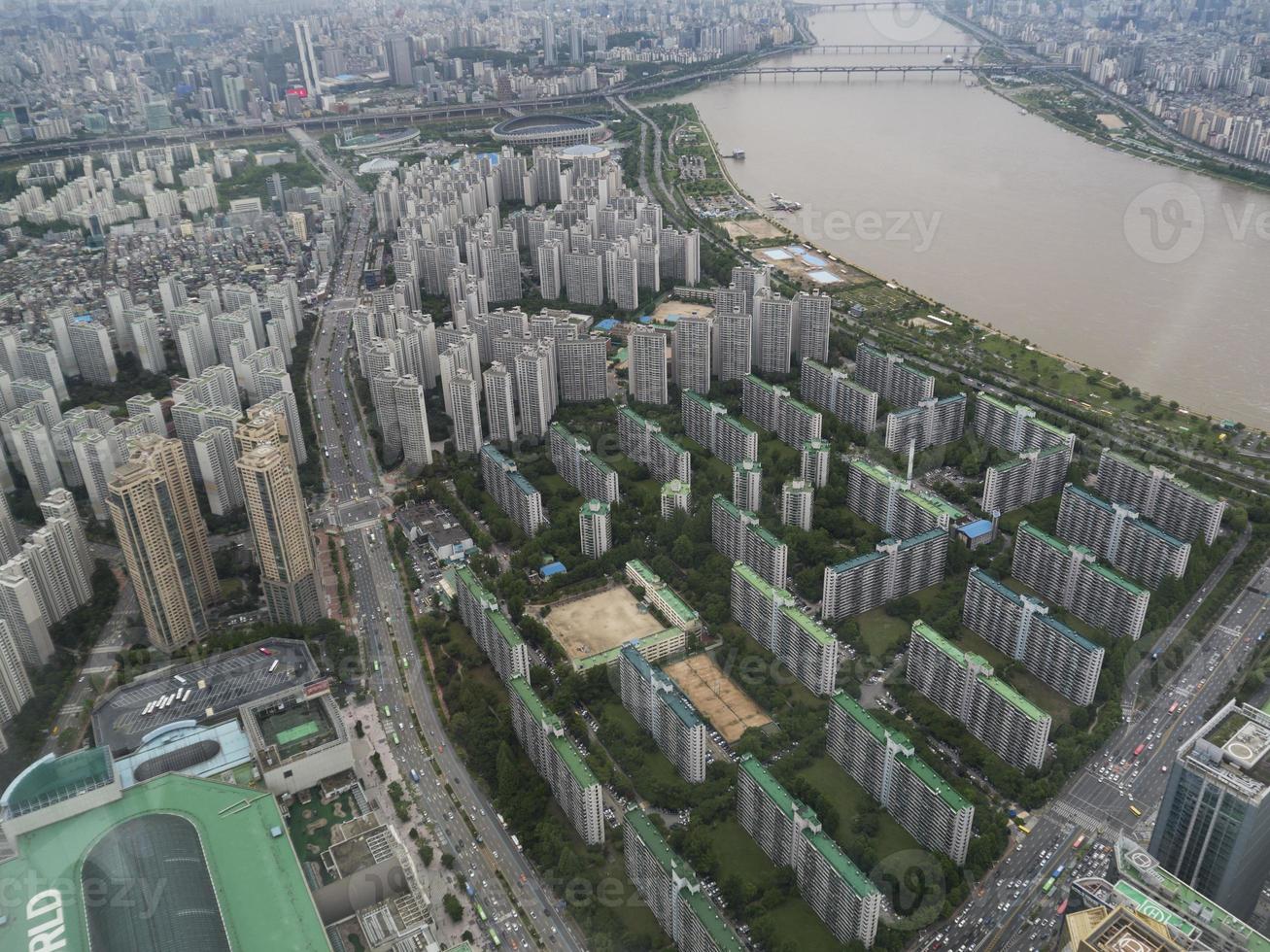 la splendida vista della città di Seoul e del fiume han-gang dall'aria. Corea del Sud foto