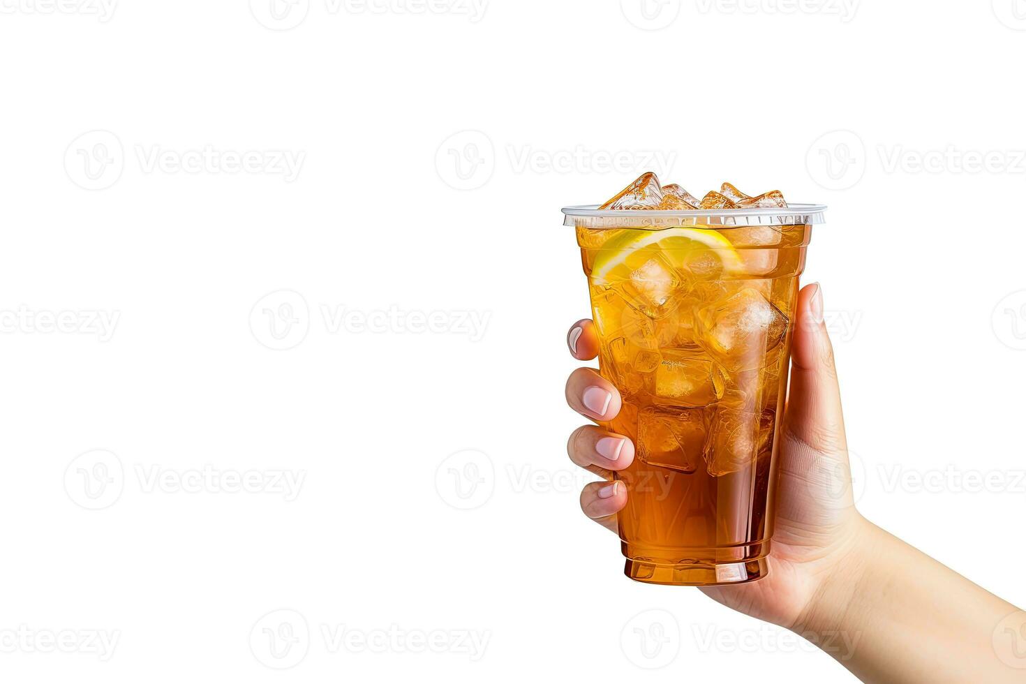 un' mano Tenere porta via plastica tazza di delizioso ghiacciato Limone tè isolato su bianca sfondo con copia spazio. ai generato foto