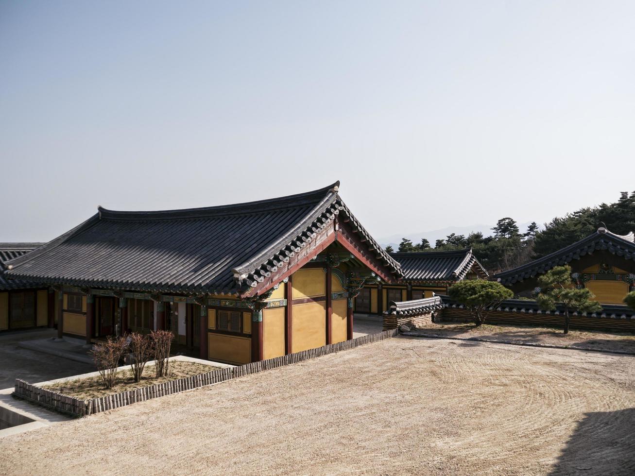 edifici tradizionali coreani nel tempio naksansa, città di yangyang, corea del sud foto