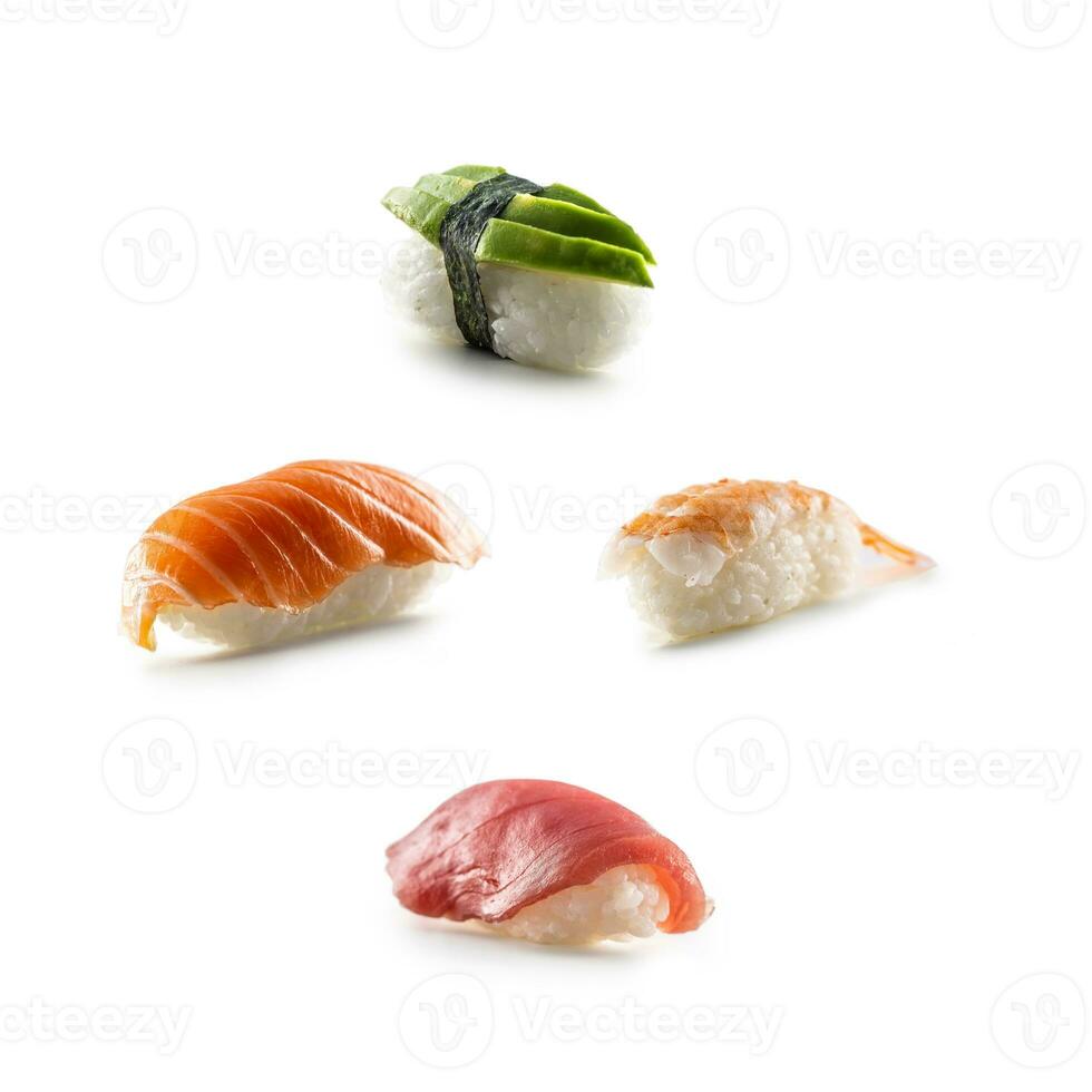 impostato di Sushi nigiri isolato su bianca sfondo foto