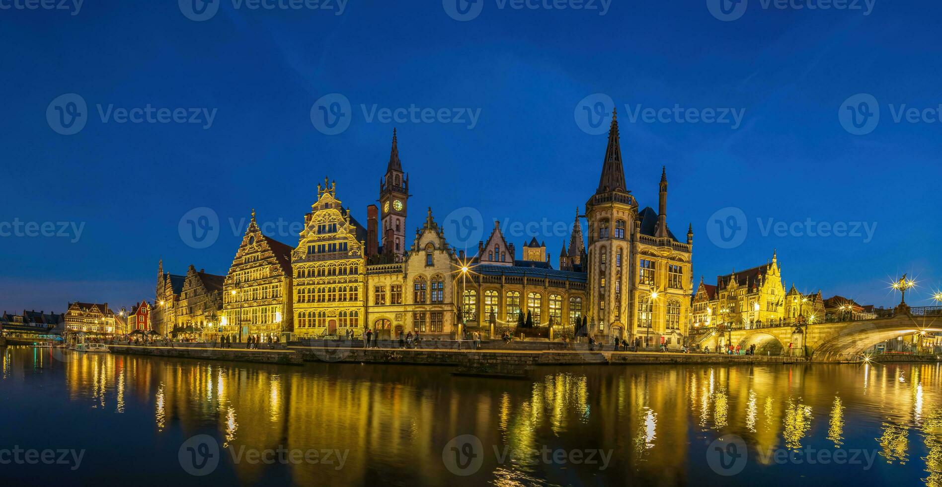 Visualizza di storico città di centro Gand, paesaggio urbano di Belgio foto