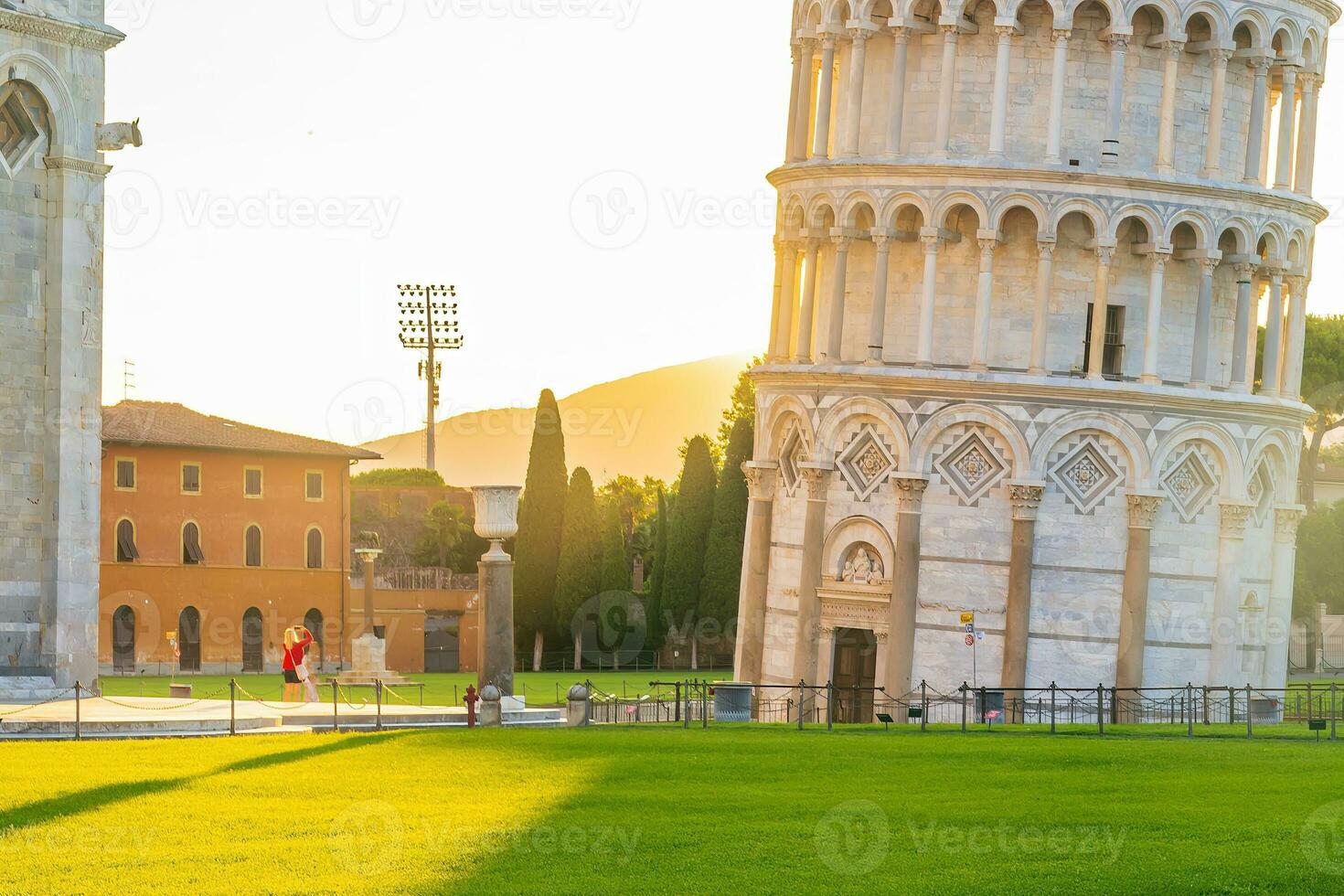 il famoso pendente Torre nel pisa, Italia foto
