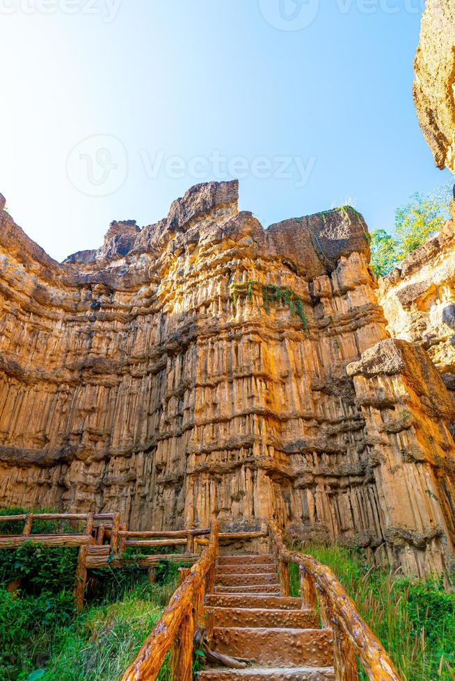 pha chor o il grand canyon chiangmai nel parco nazionale di mae wang, chiang mai, thailandia foto