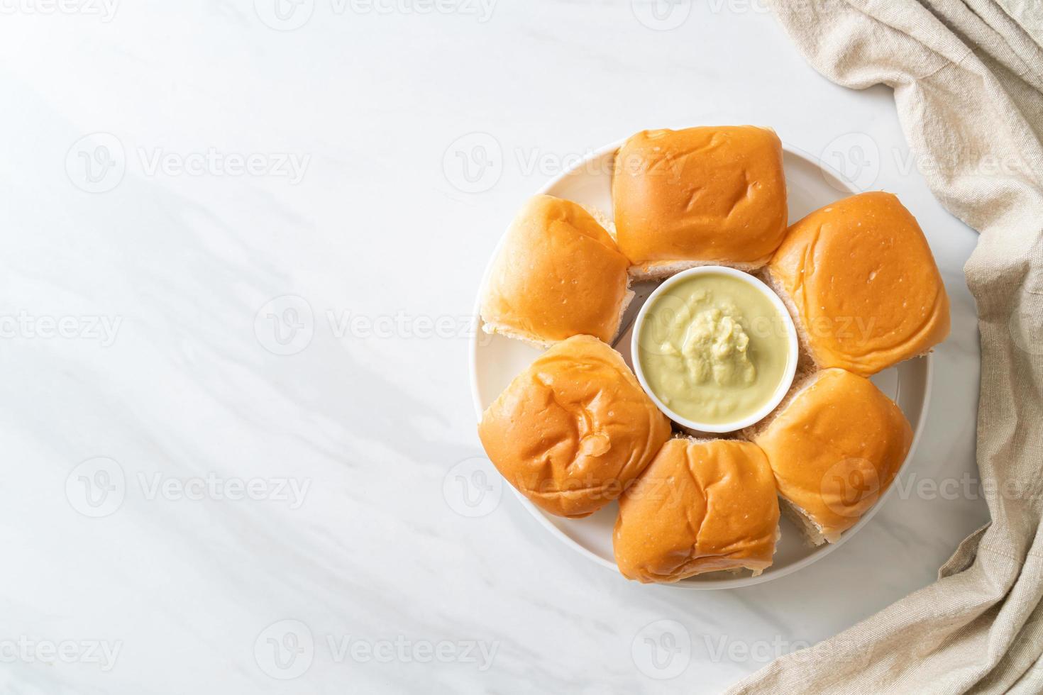 pane con crema pasticcera thai pandan foto