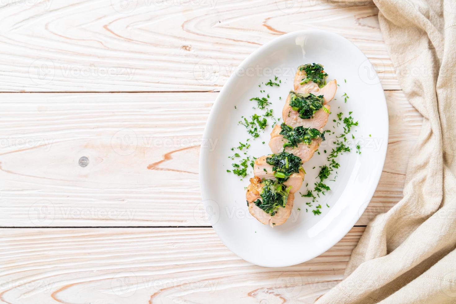 petti di pollo ripieni di spinaci e formaggio foto