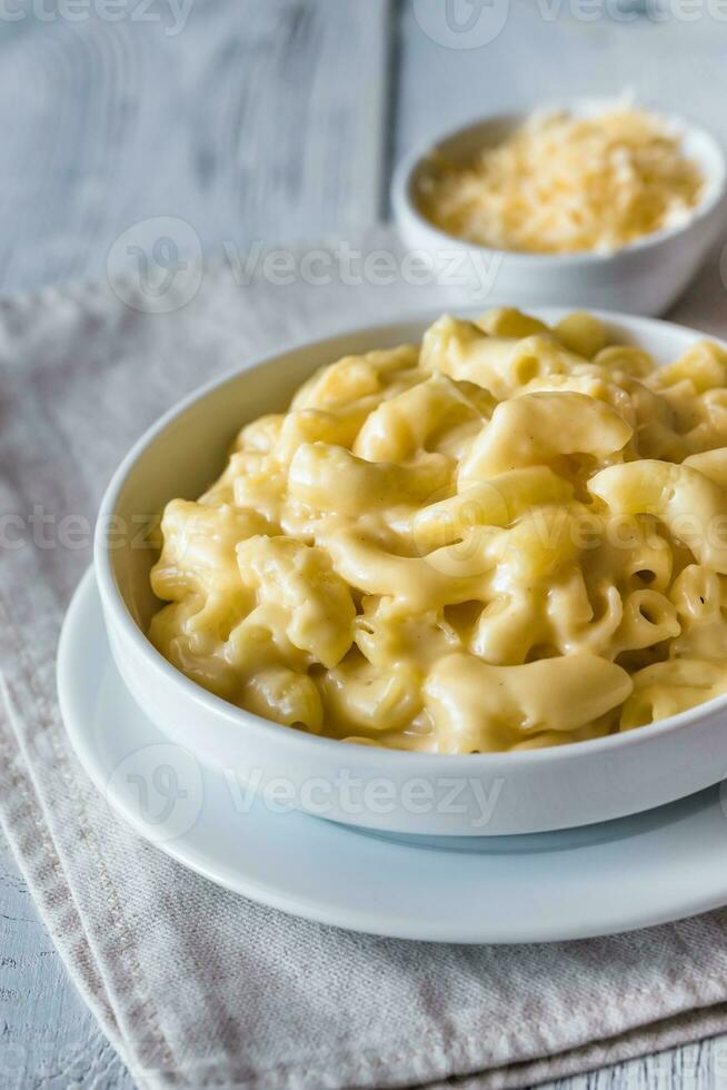 porzione di maccheroni e formaggio foto