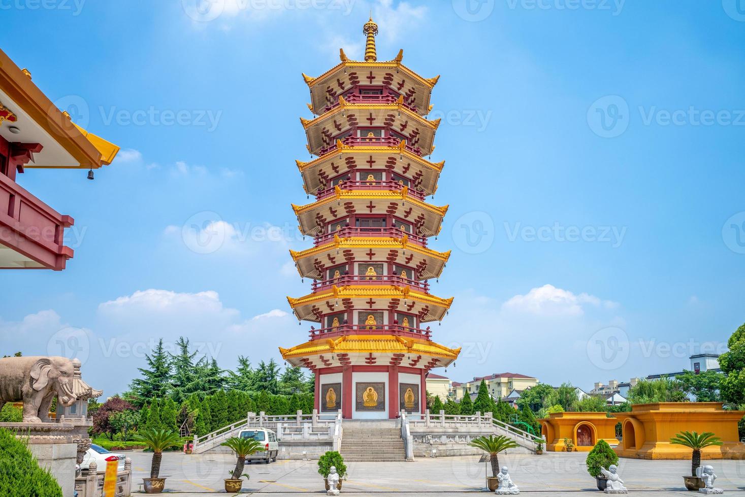 Tempio di qibao nella città antica di qibao a shanghai, cina foto