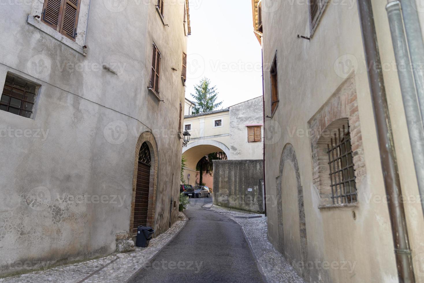 architettura di strade ed edifici nel centro di amelia foto