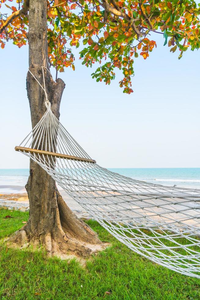 amaca sulla spiaggia mare foto