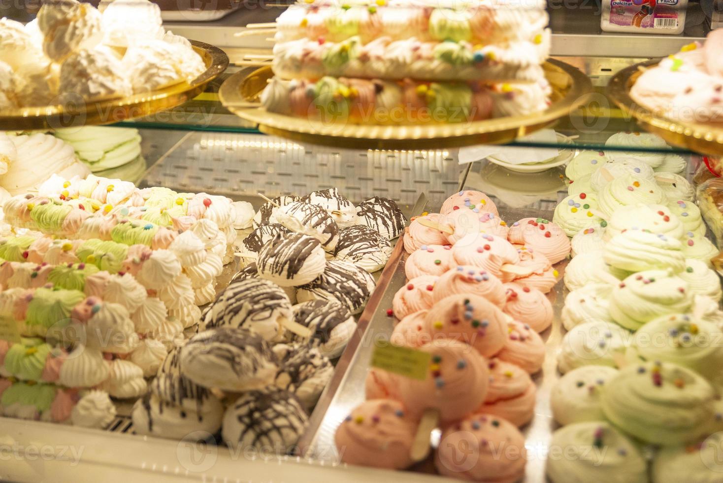 dolci meravigliosi in pasticceria foto