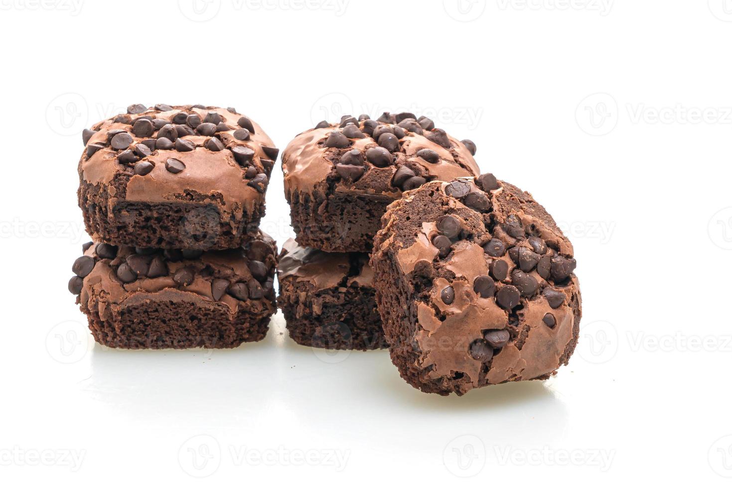 Brownies al cioccolato fondente con gocce di cioccolato sopra foto