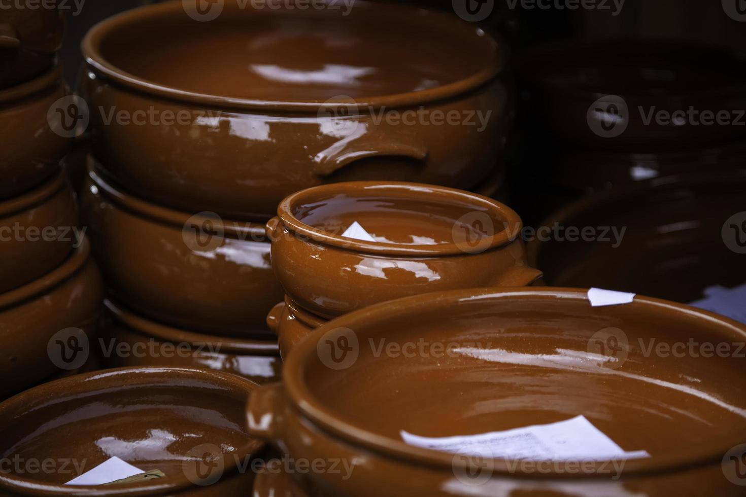 ciotole di argilla da mangiare foto