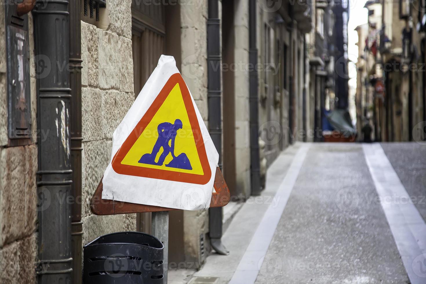 segno di cantiere su una strada foto