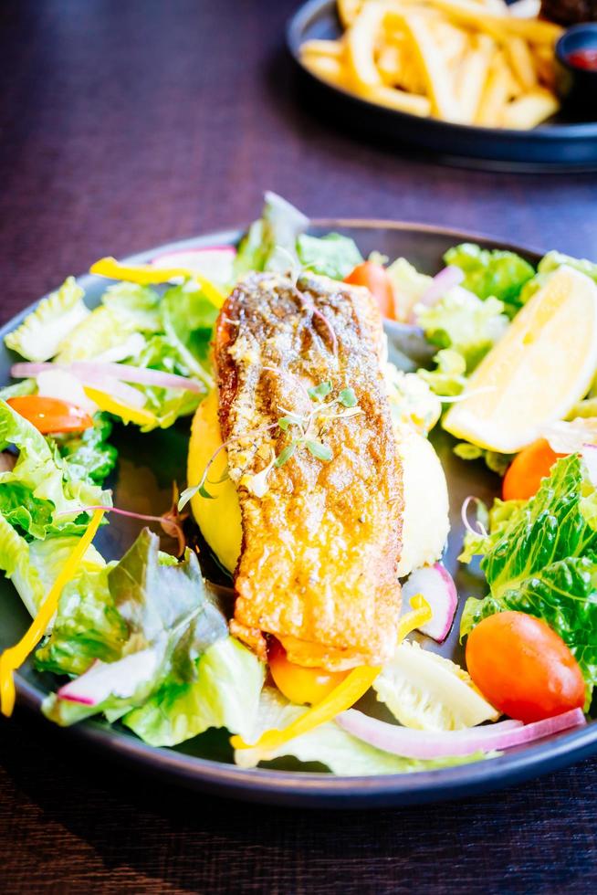 bistecca di filetto di salmone foto