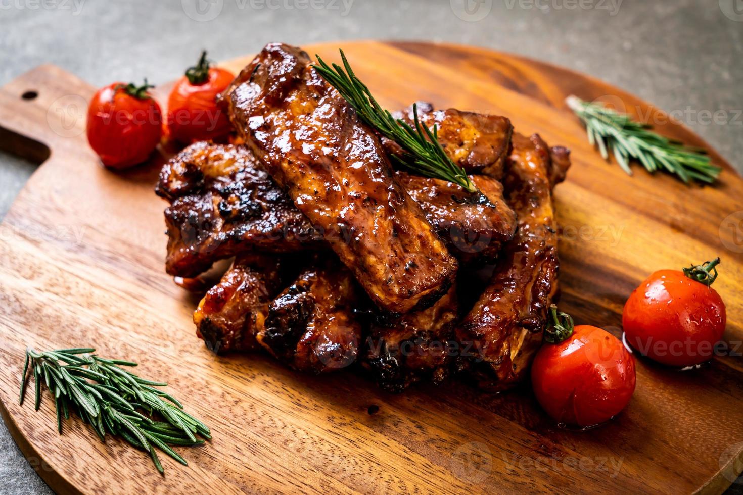 costine di maiale alla griglia e barbecue foto