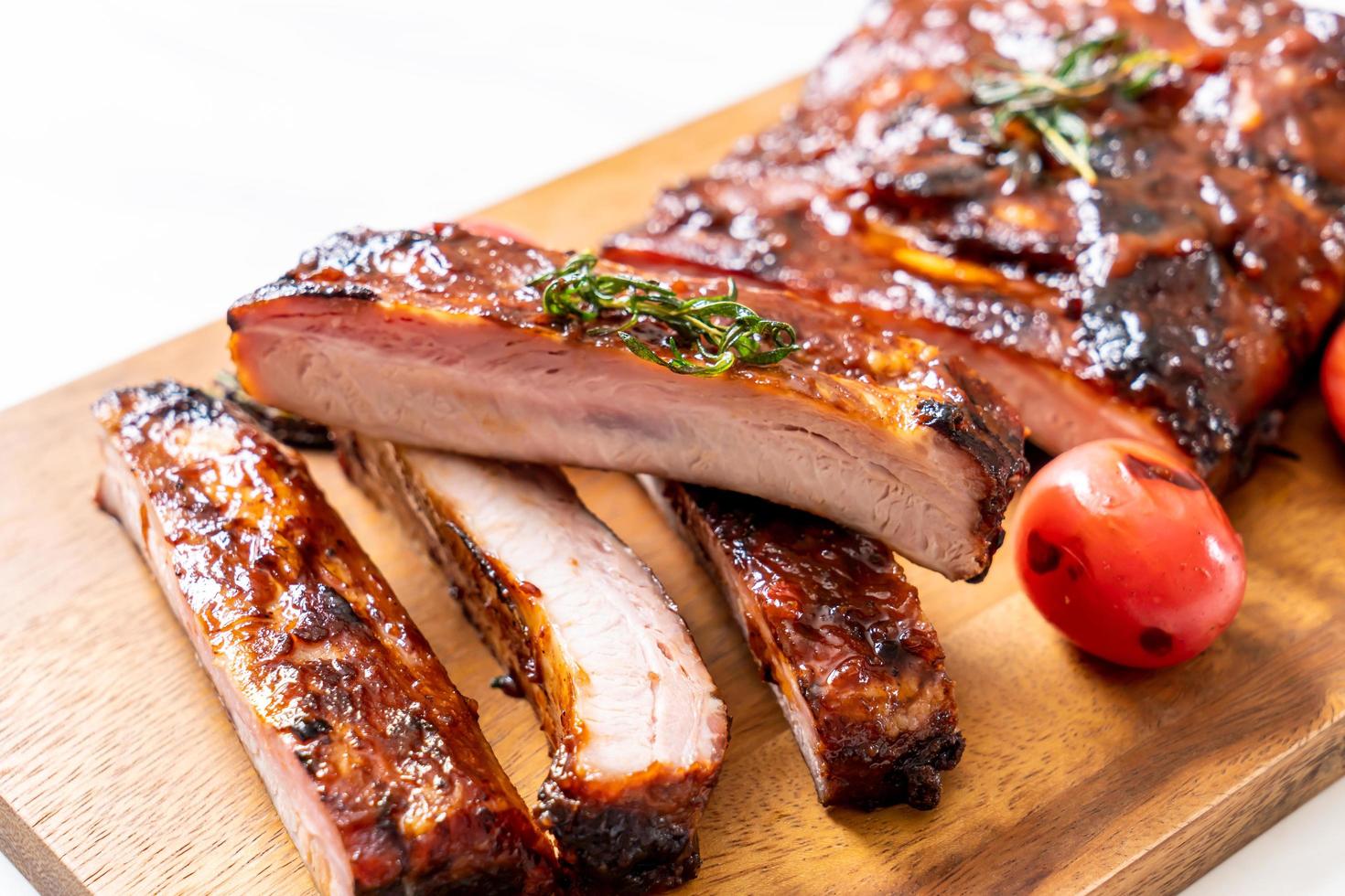 costine di maiale alla griglia e barbecue foto