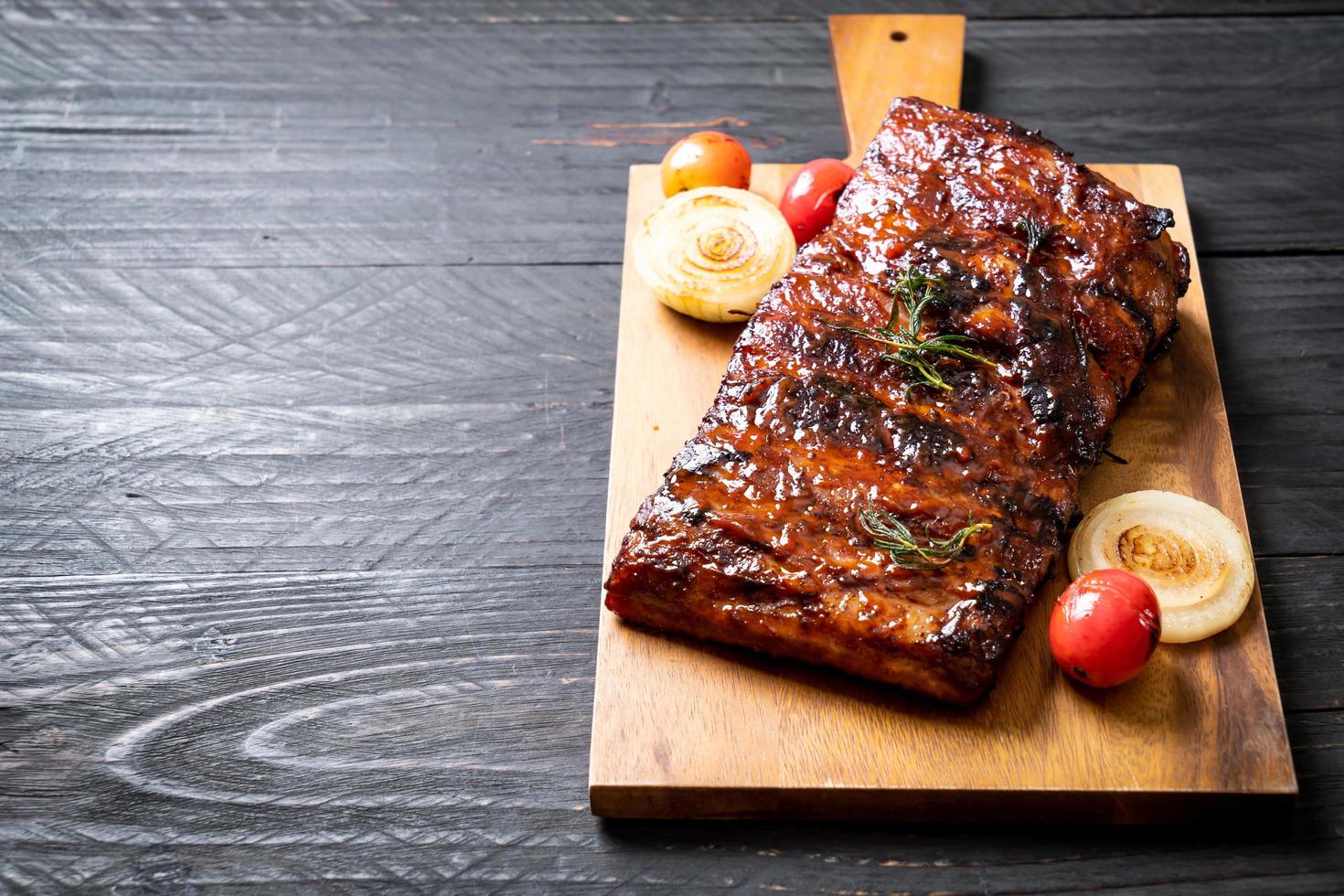 costine di maiale alla griglia e barbecue foto