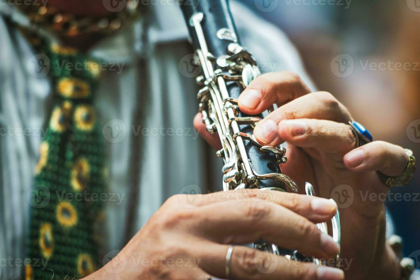 dettaglio di un' clarinettista foto