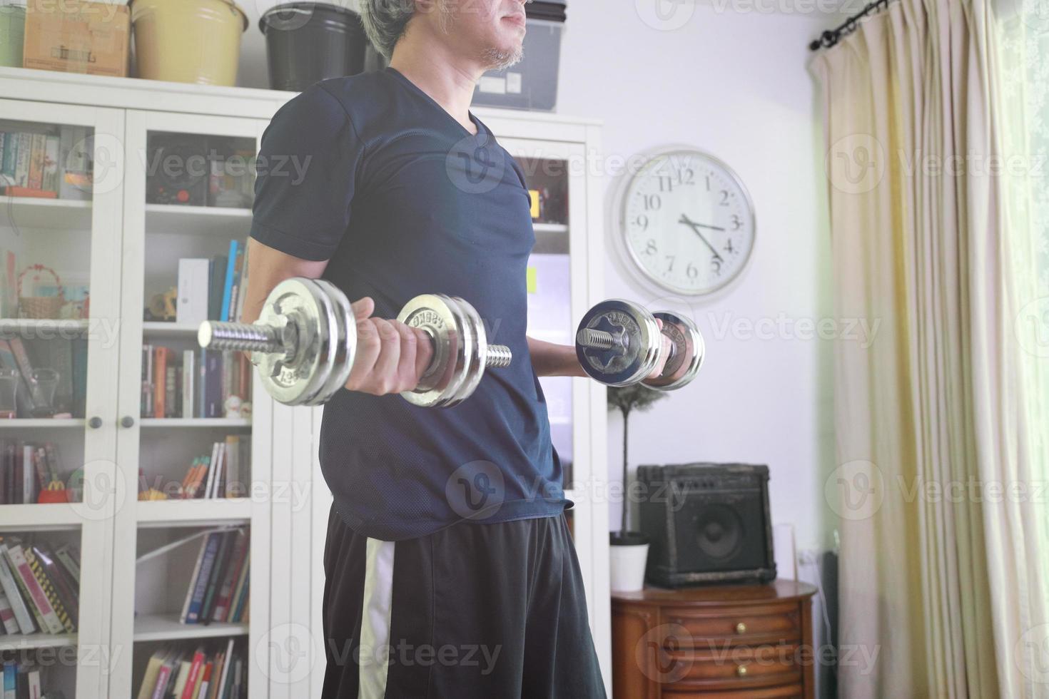 allenamento uomo asiatico foto