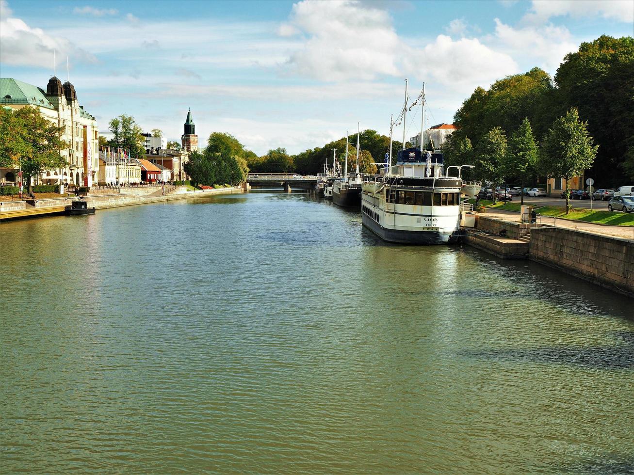 aura del fiume a turku finlandia foto