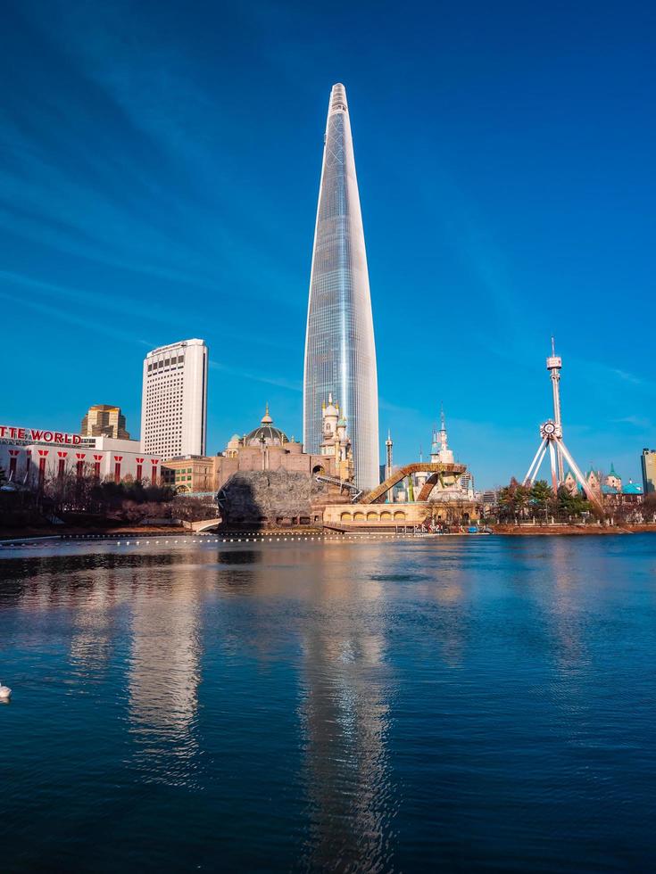 lotte world tower a seoul, corea del sud foto