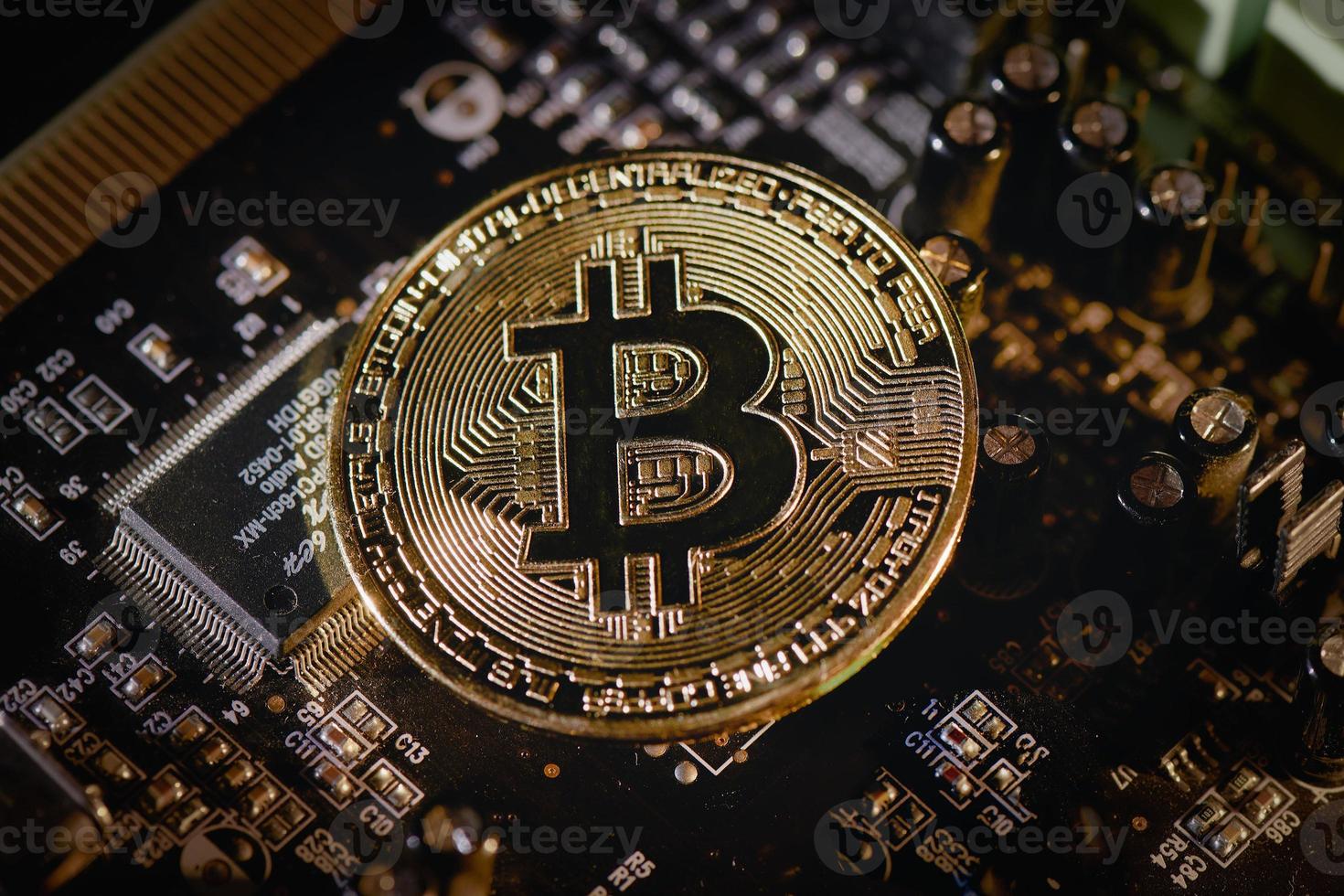 moneta di bitcoin criptovaluta digitale creata da anonimo foto