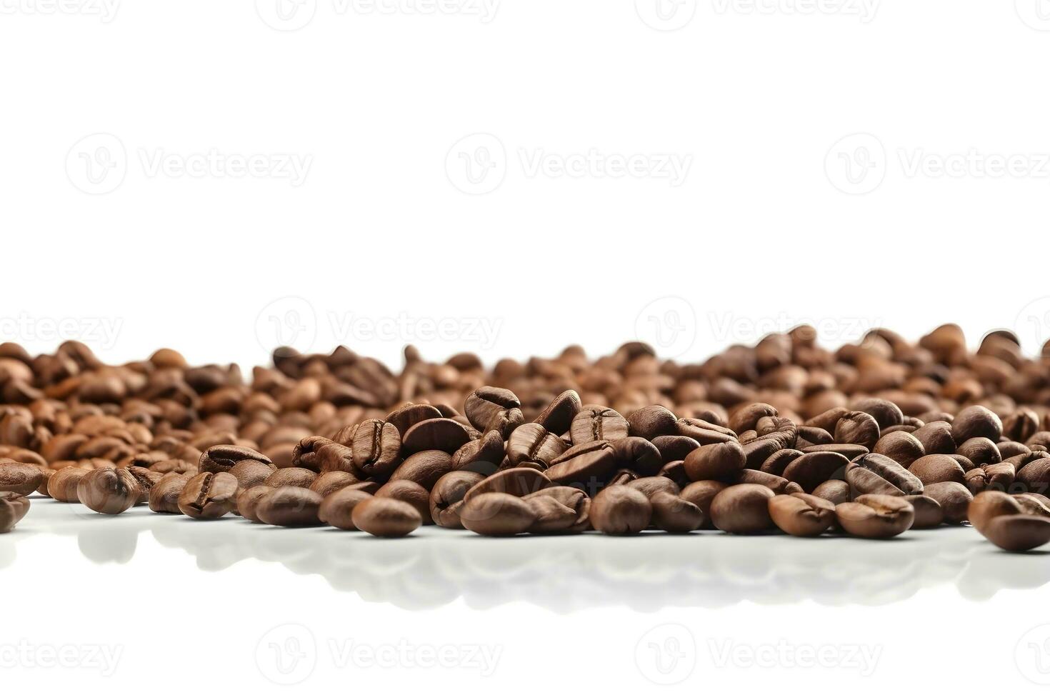 chicchi di caffè isolati su sfondo bianco foto