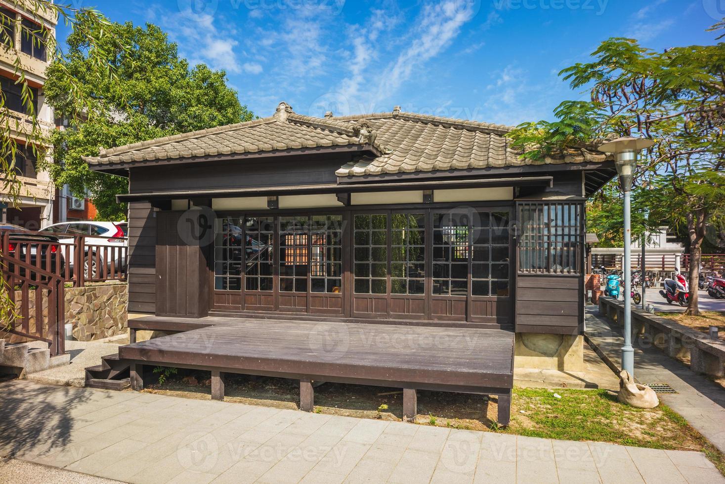 facciata dell'ex stazione ferroviaria di zaoqiao a taiwan foto