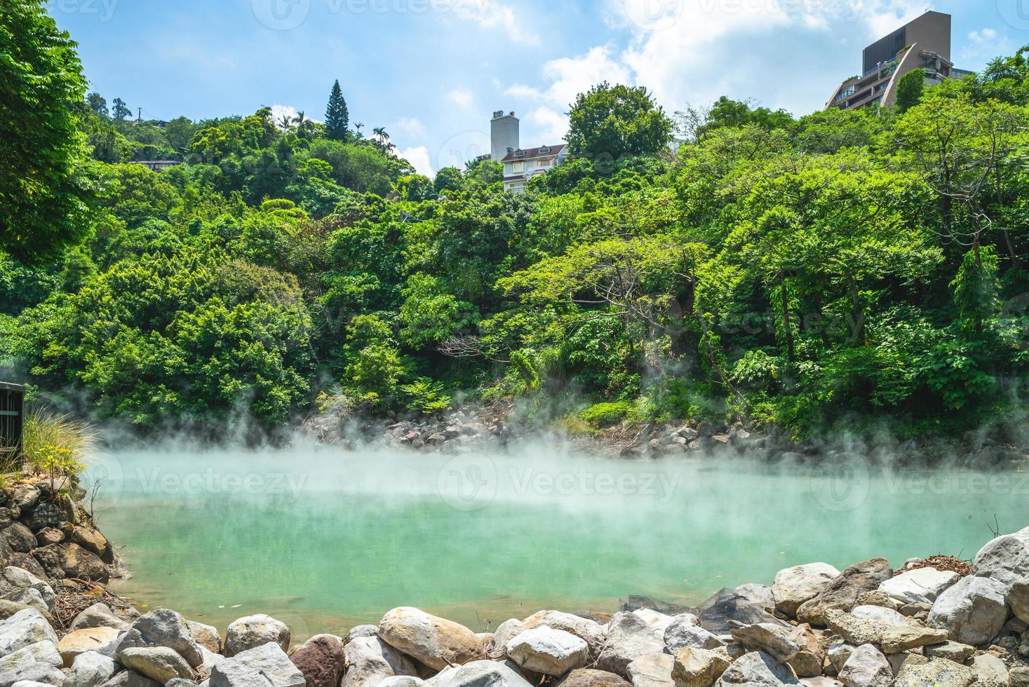 scena della valle termale a beitou, taipei, taiwan foto