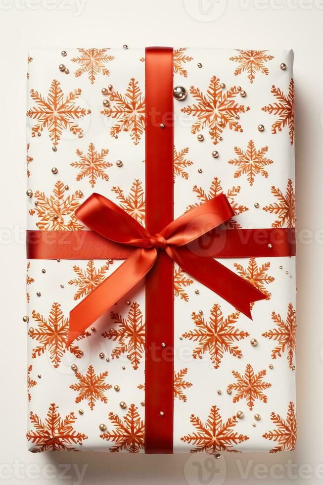 Vintage ▾ a forma di fiocco di neve Natale involucro carta ordinatamente piegato isolato su un' bianco come la neve pendenza sfondo foto