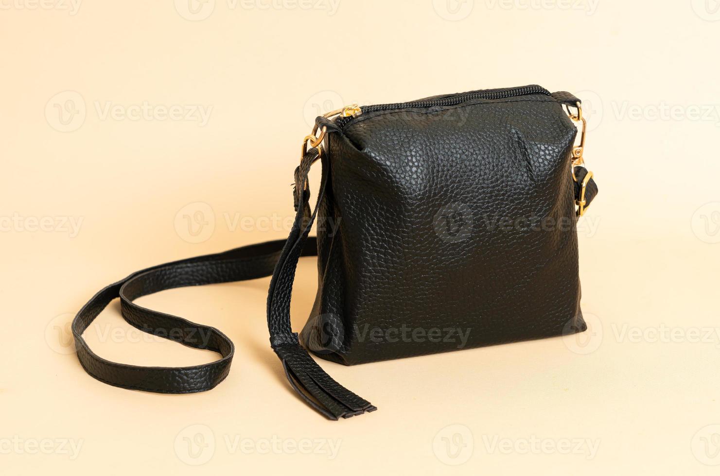 borsa alla moda in pelle nera - stile alla moda foto