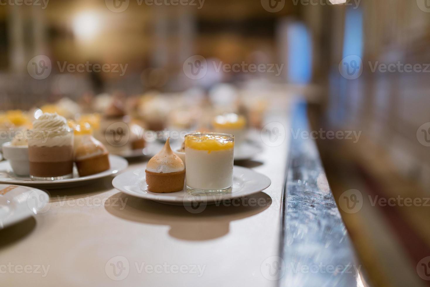 cibo ristorazione, dessert e dolce, tartine, snack e stuzzichini, cibo per l'evento, dolciumi foto