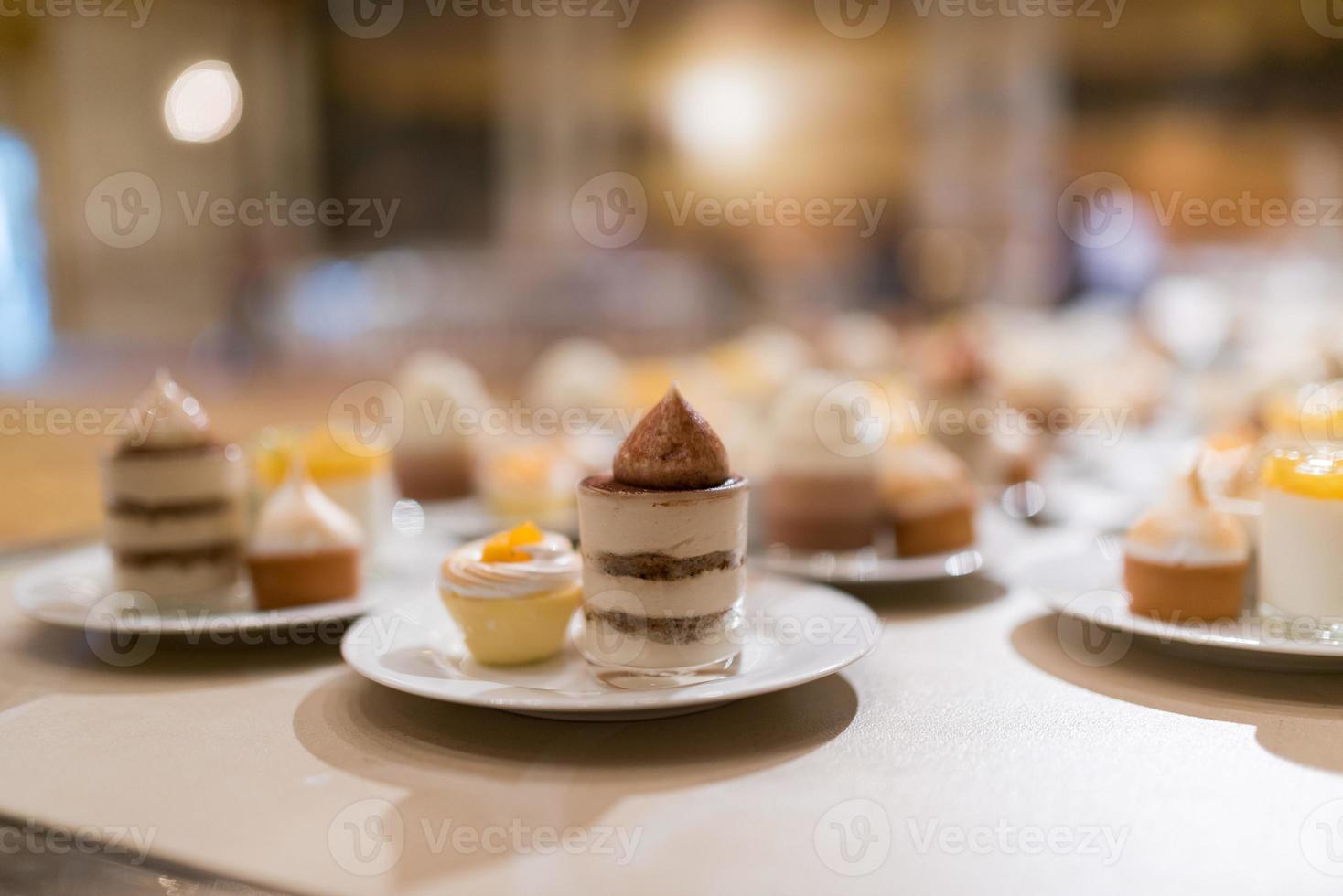 cibo ristorazione, dessert e dolce, tartine, snack e stuzzichini, cibo per l'evento, dolciumi foto