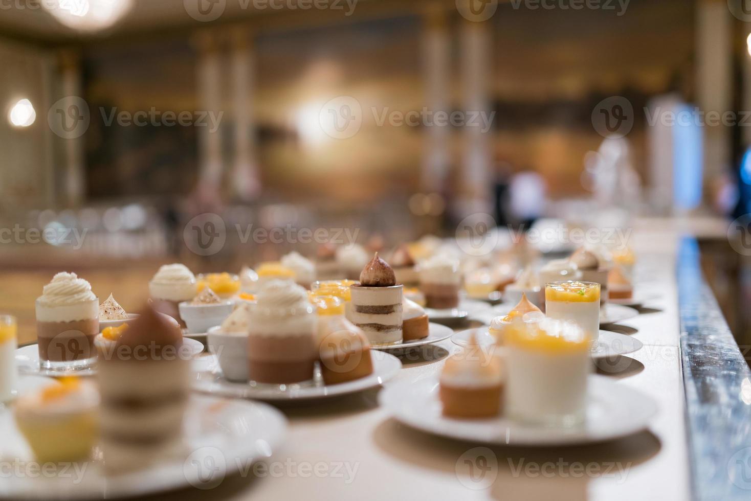 cibo ristorazione, dessert e dolce, tartine, snack e stuzzichini, cibo per l'evento, dolciumi foto