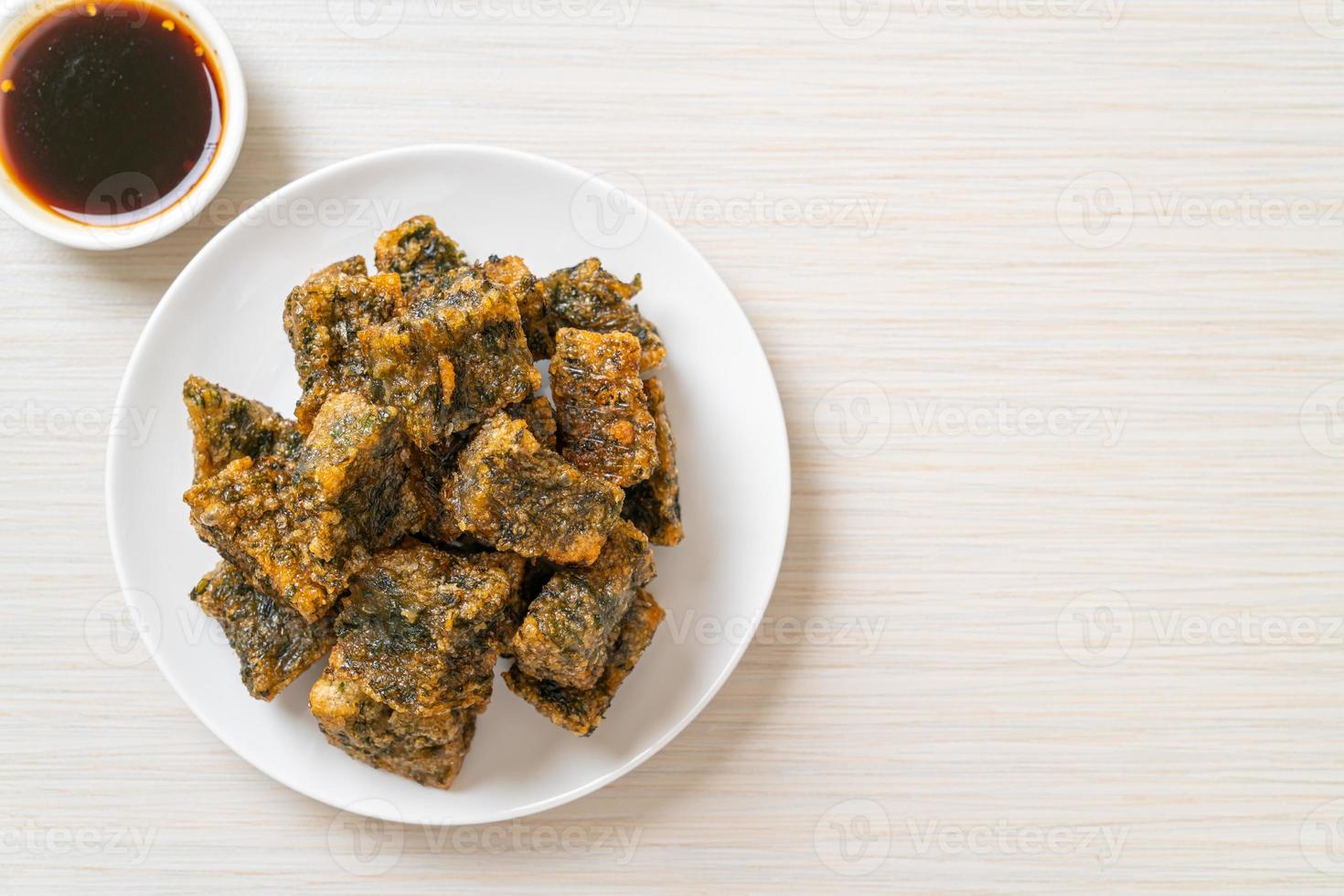 gnocco cinese fritto con erba cipollina foto