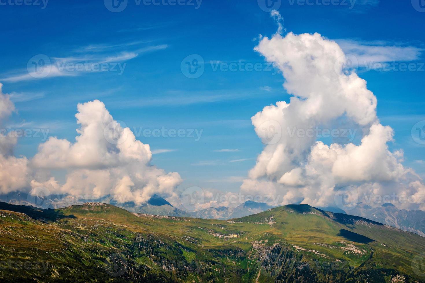 bellissimo paesaggio delle alpi austriache, europa. foto