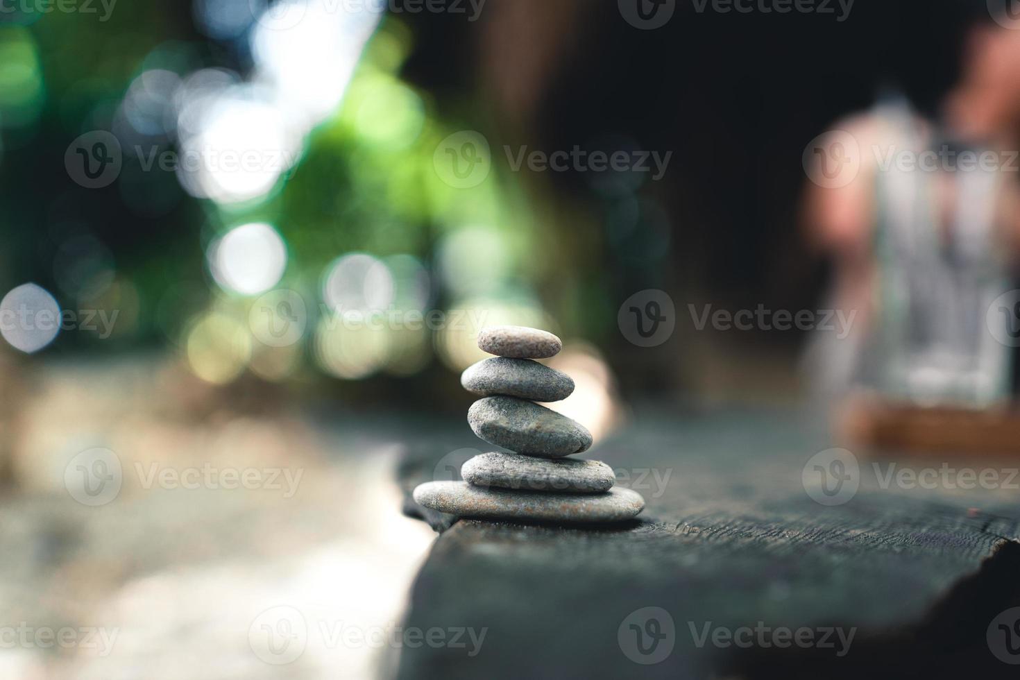 trattamento alternativo naturale per impilare la roccia foto