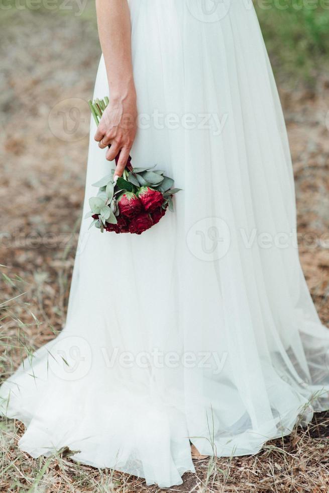 elegante bouquet da sposa di fiori naturali freschi foto