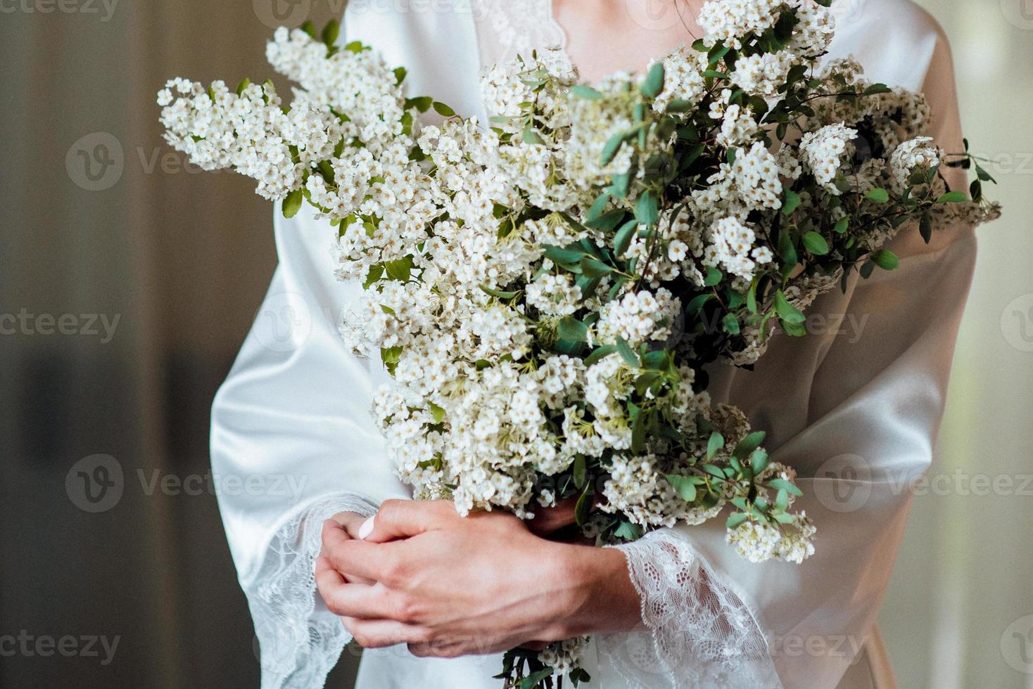 elegante bouquet da sposa di fiori naturali freschi foto