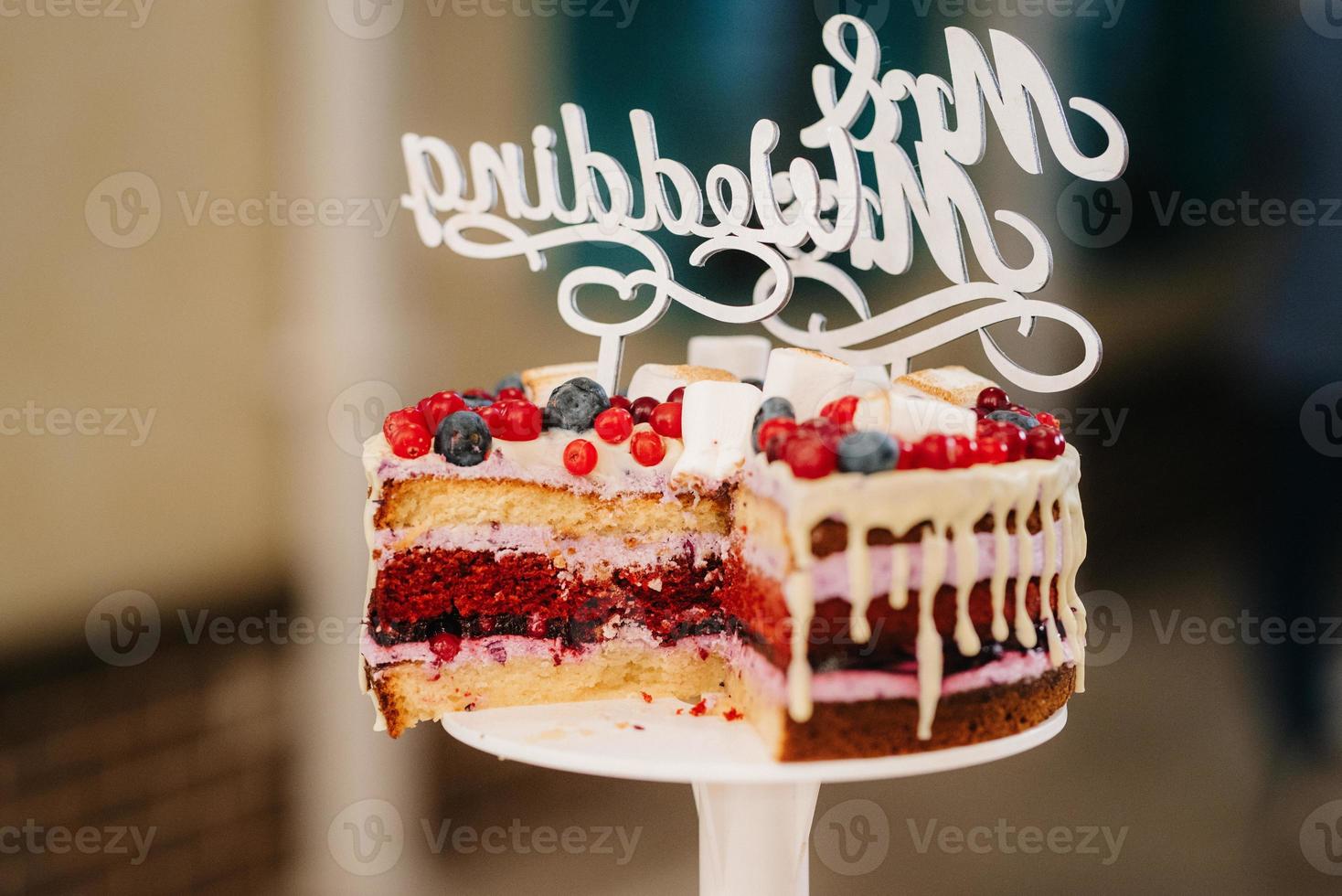 torta nuziale al matrimonio degli sposi foto