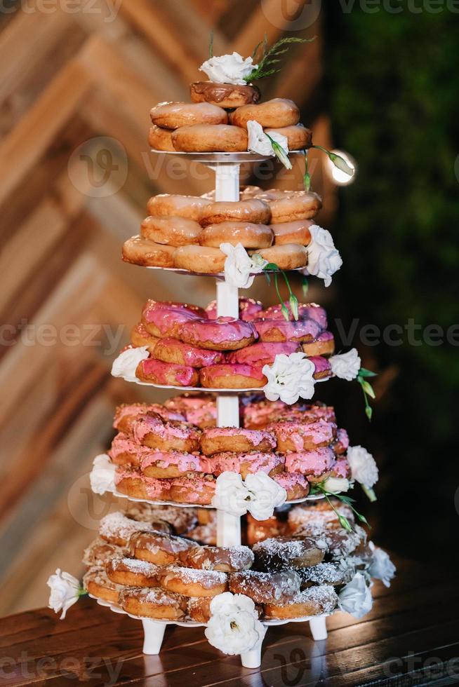 torta nuziale al matrimonio degli sposi foto