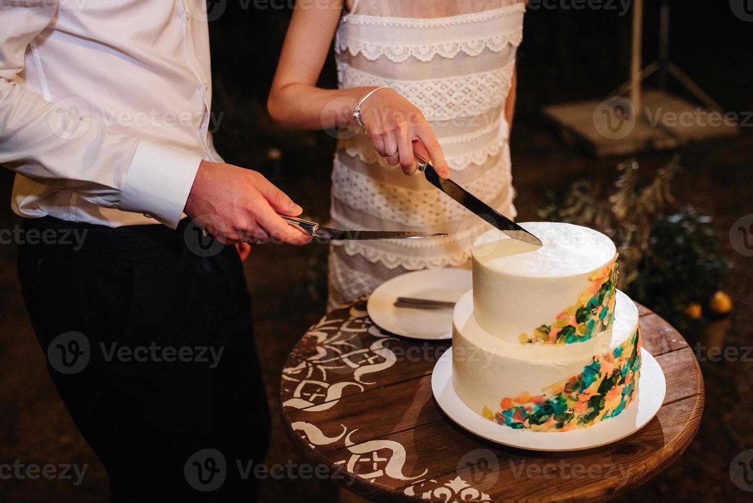 torta nuziale al matrimonio degli sposi foto