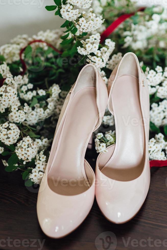 scarpe da sposa della sposa, bella moda foto