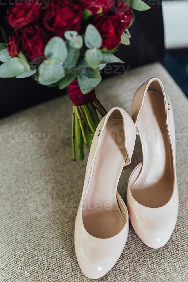 scarpe da sposa della sposa, bella moda foto