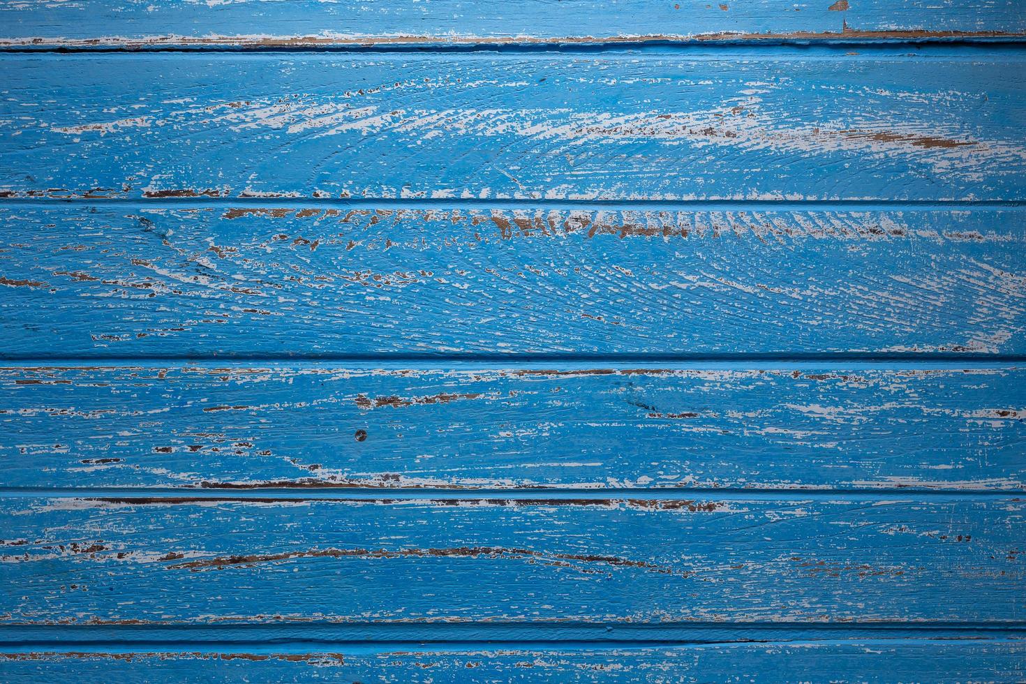 vista del piano del tavolo in legno blu con copia spazio foto